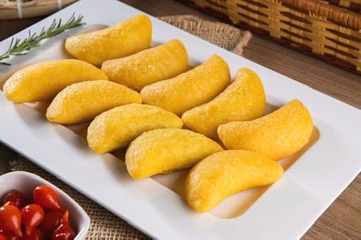 Pastel de Angu de Queijo