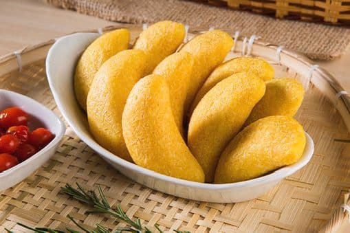Pastel de Angu Carne Seca com Requeijão